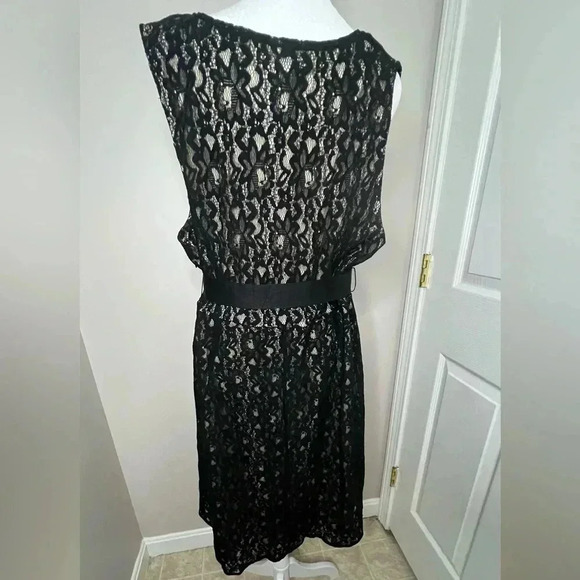 Like New! Lane Bryant Black Lace Sleeveless Dress, Size 20 - Picture 7 of 8